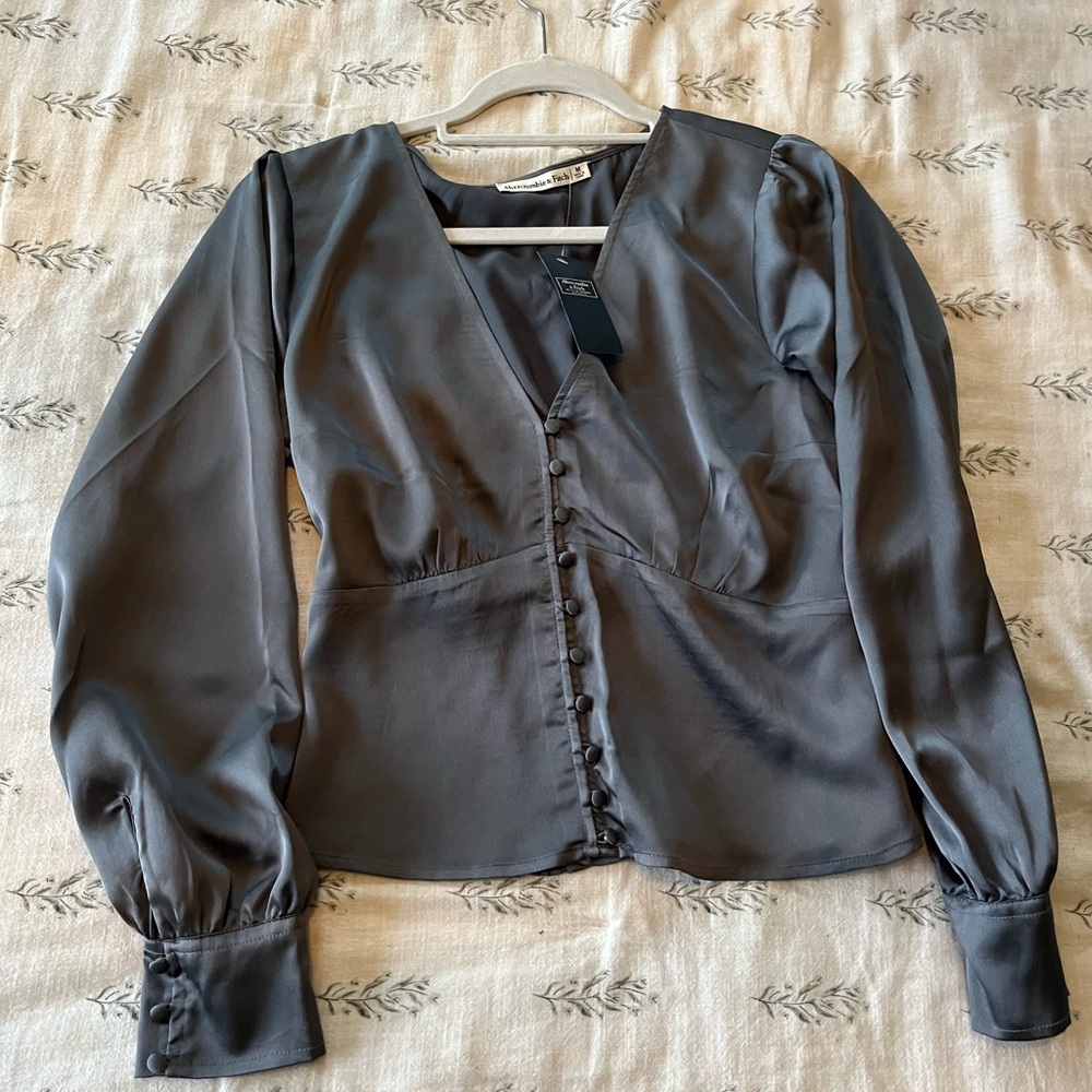 NWT Abercrombie & Fitch silk blue grey blouse